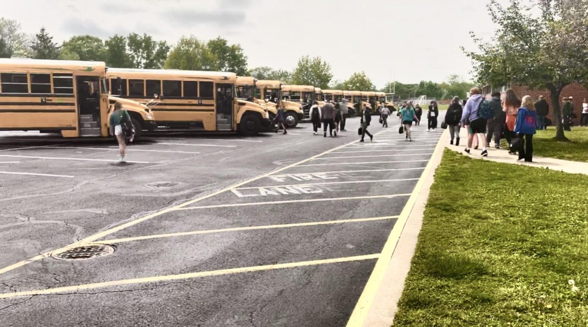 Districts buses deliver students