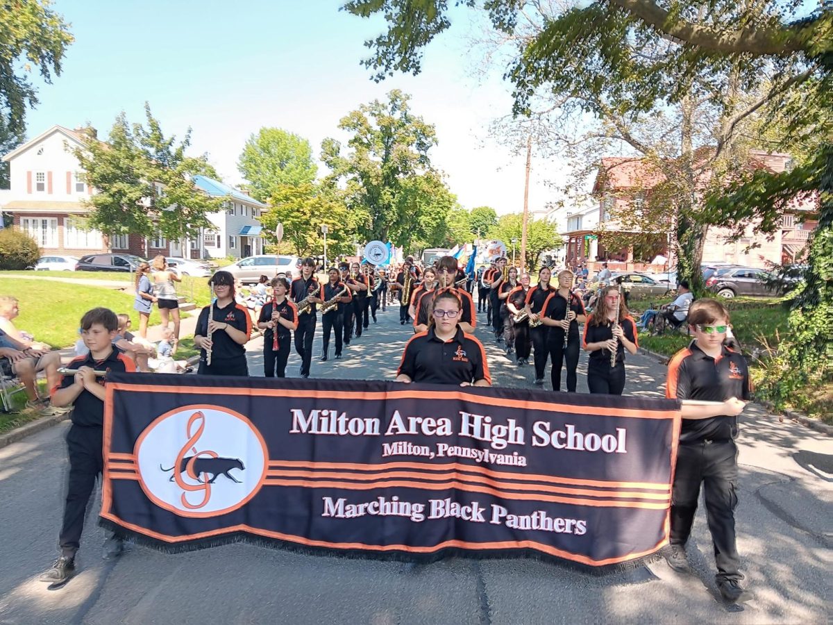 Milton Marching Band marches in the Harvest Festival